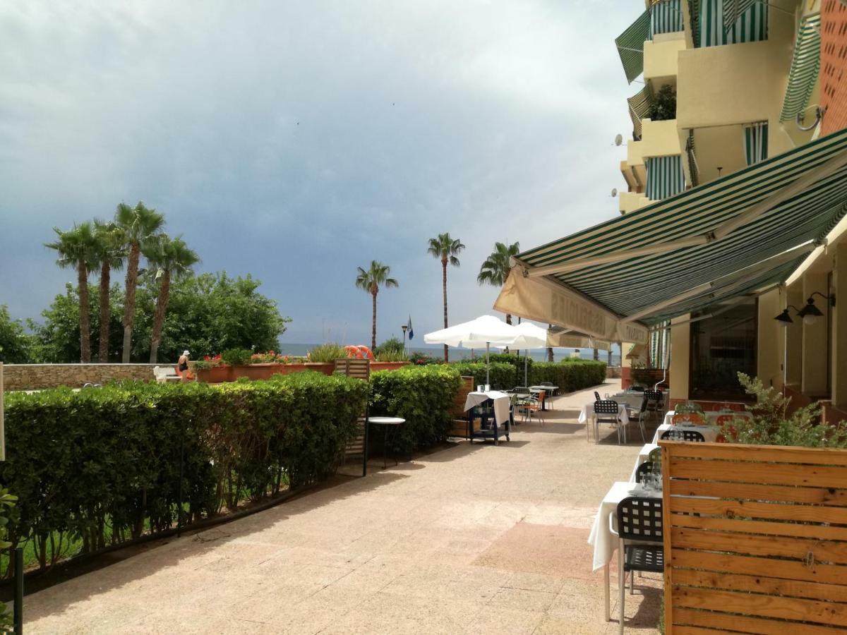 Atico Primer Linea De Mar Con Piscina En Ebrehogar Sant Carlos de la Ràpita Exteriör bild